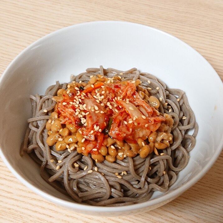 冷やしぶっかけピリ辛キムチ蕎麦